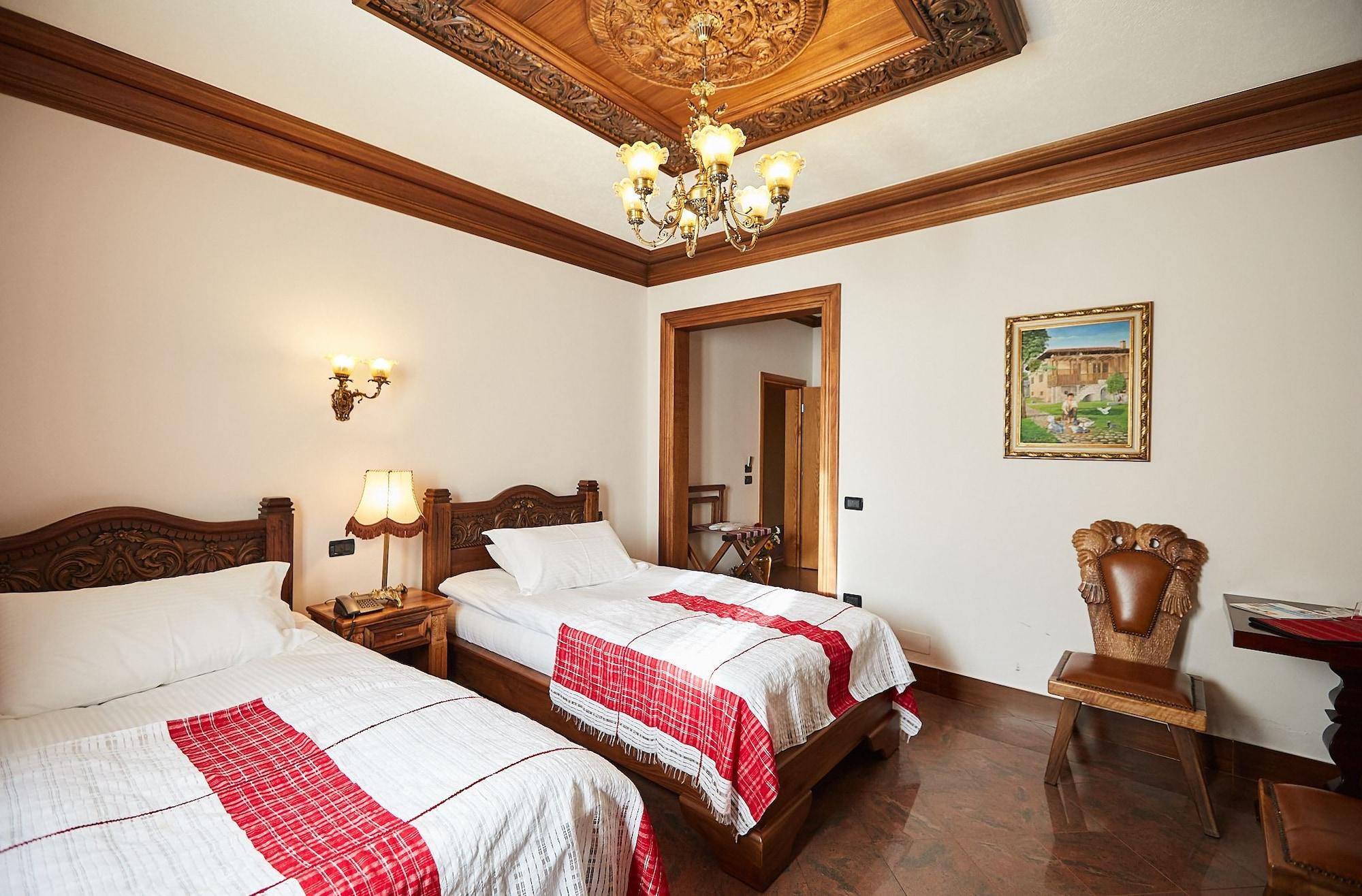 טיראנה Brilant Antik Hotel מראה חיצוני תמונה