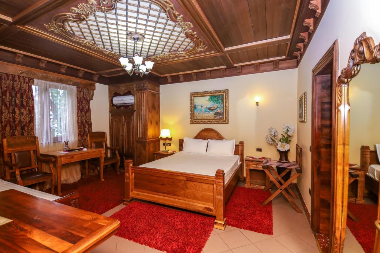 טיראנה Brilant Antik Hotel מראה חיצוני תמונה