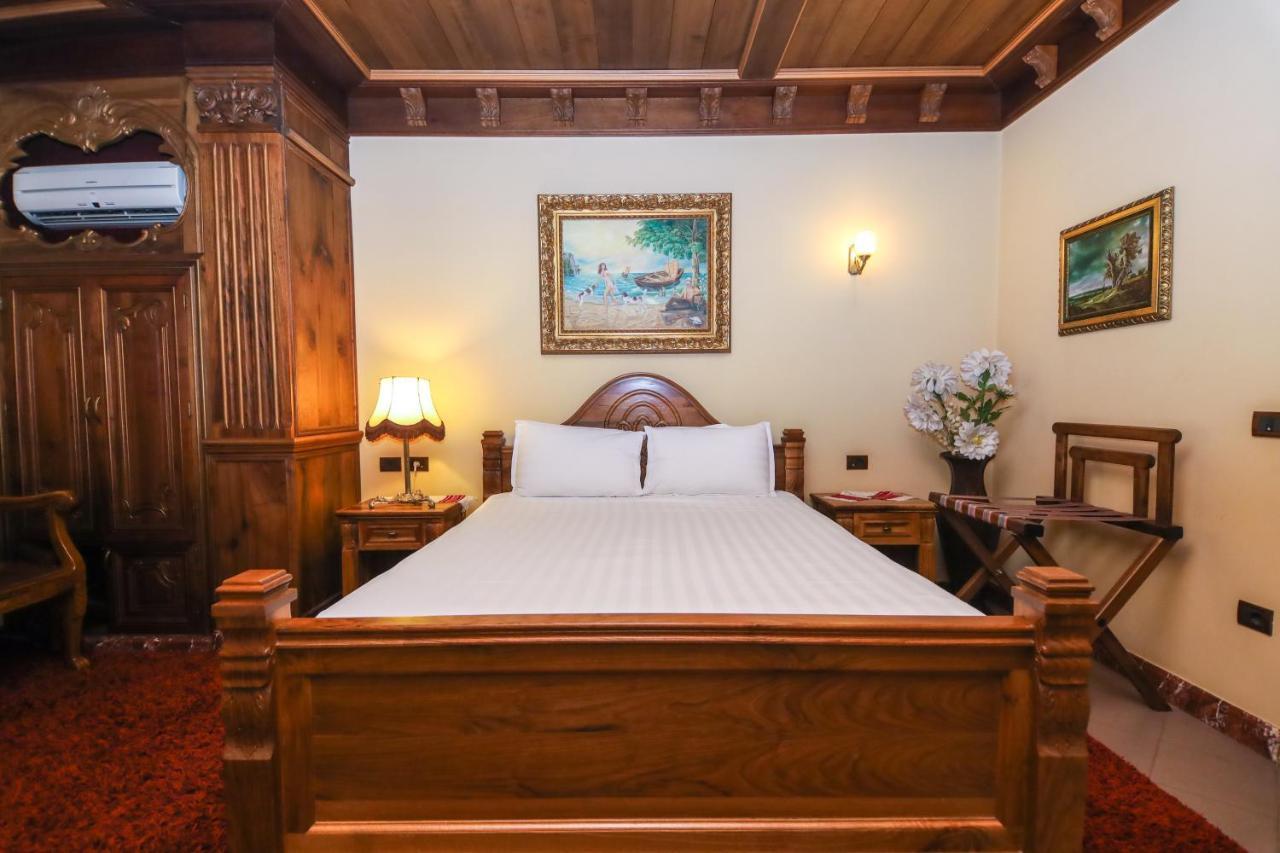טיראנה Brilant Antik Hotel מראה חיצוני תמונה