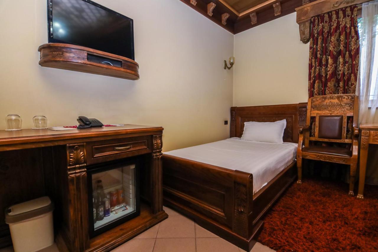 טיראנה Brilant Antik Hotel מראה חיצוני תמונה