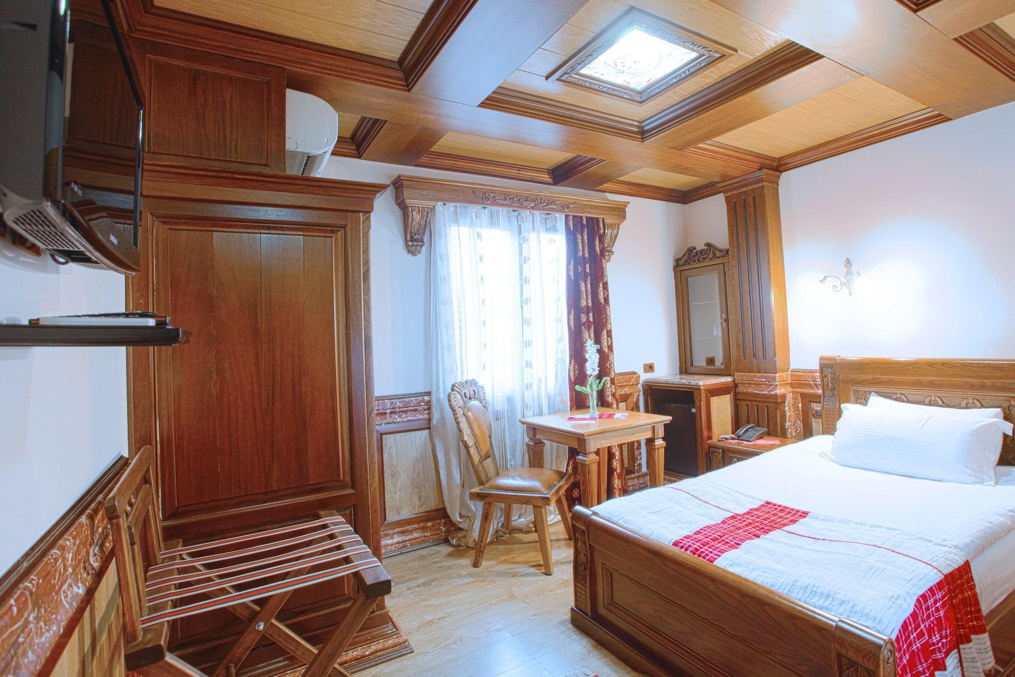 טיראנה Brilant Antik Hotel מראה חיצוני תמונה