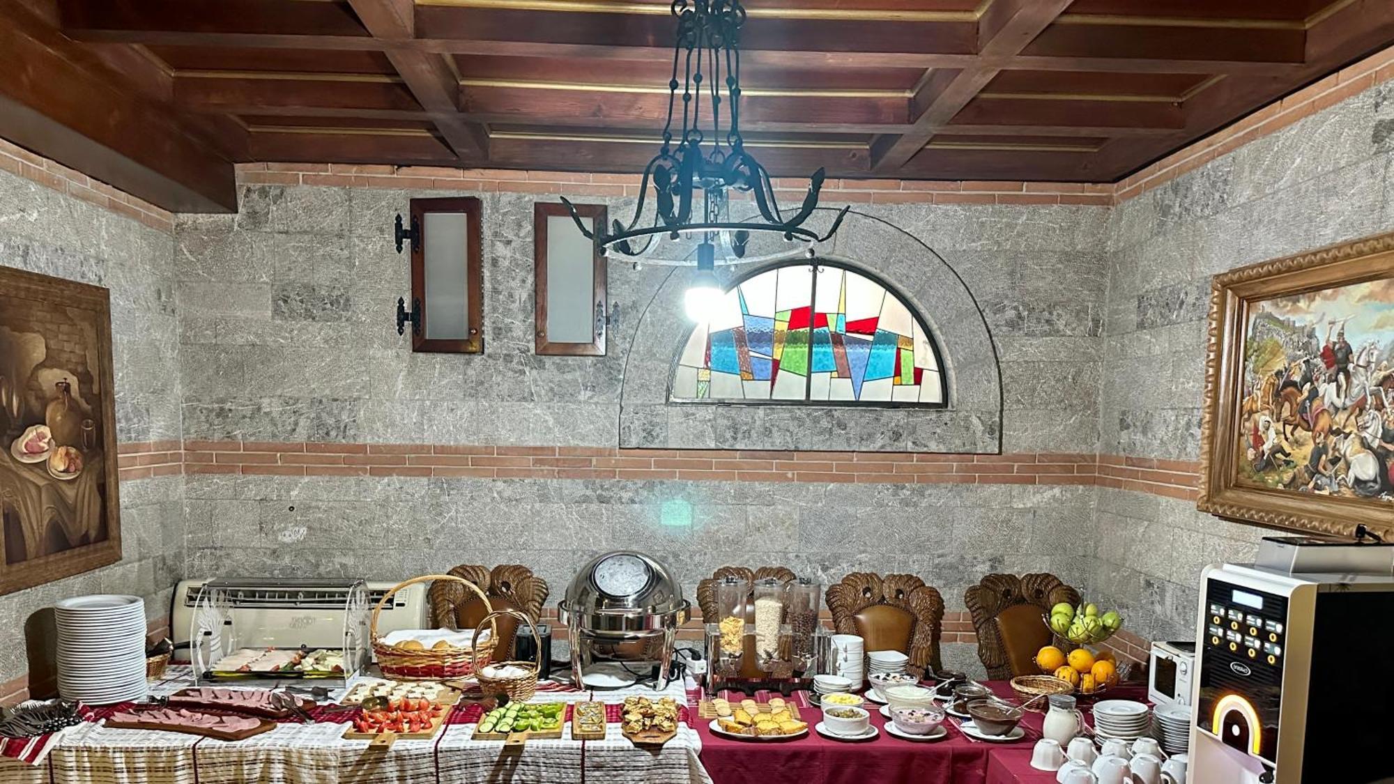 טיראנה Brilant Antik Hotel מראה חיצוני תמונה