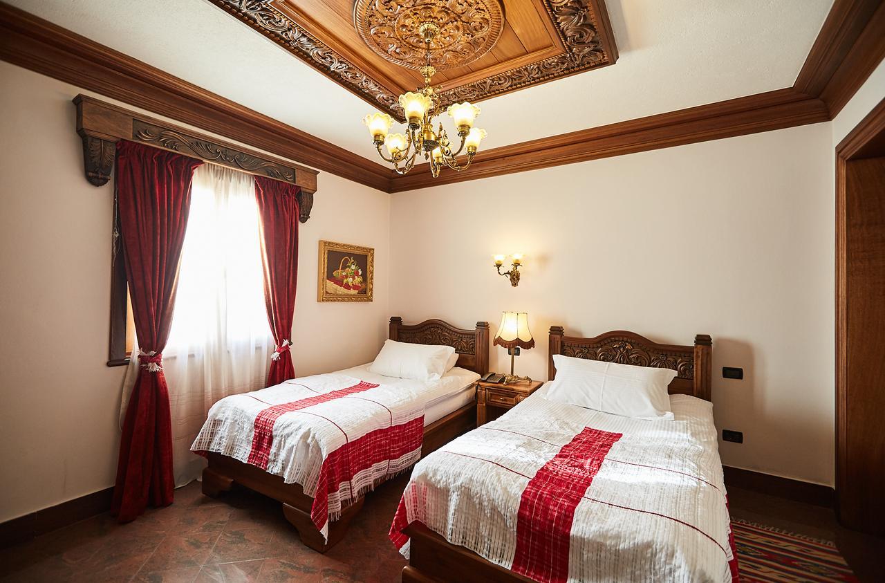 טיראנה Brilant Antik Hotel מראה חיצוני תמונה
