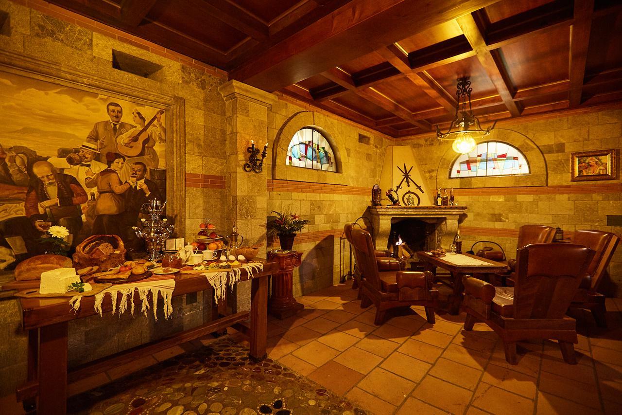 טיראנה Brilant Antik Hotel מראה חיצוני תמונה
