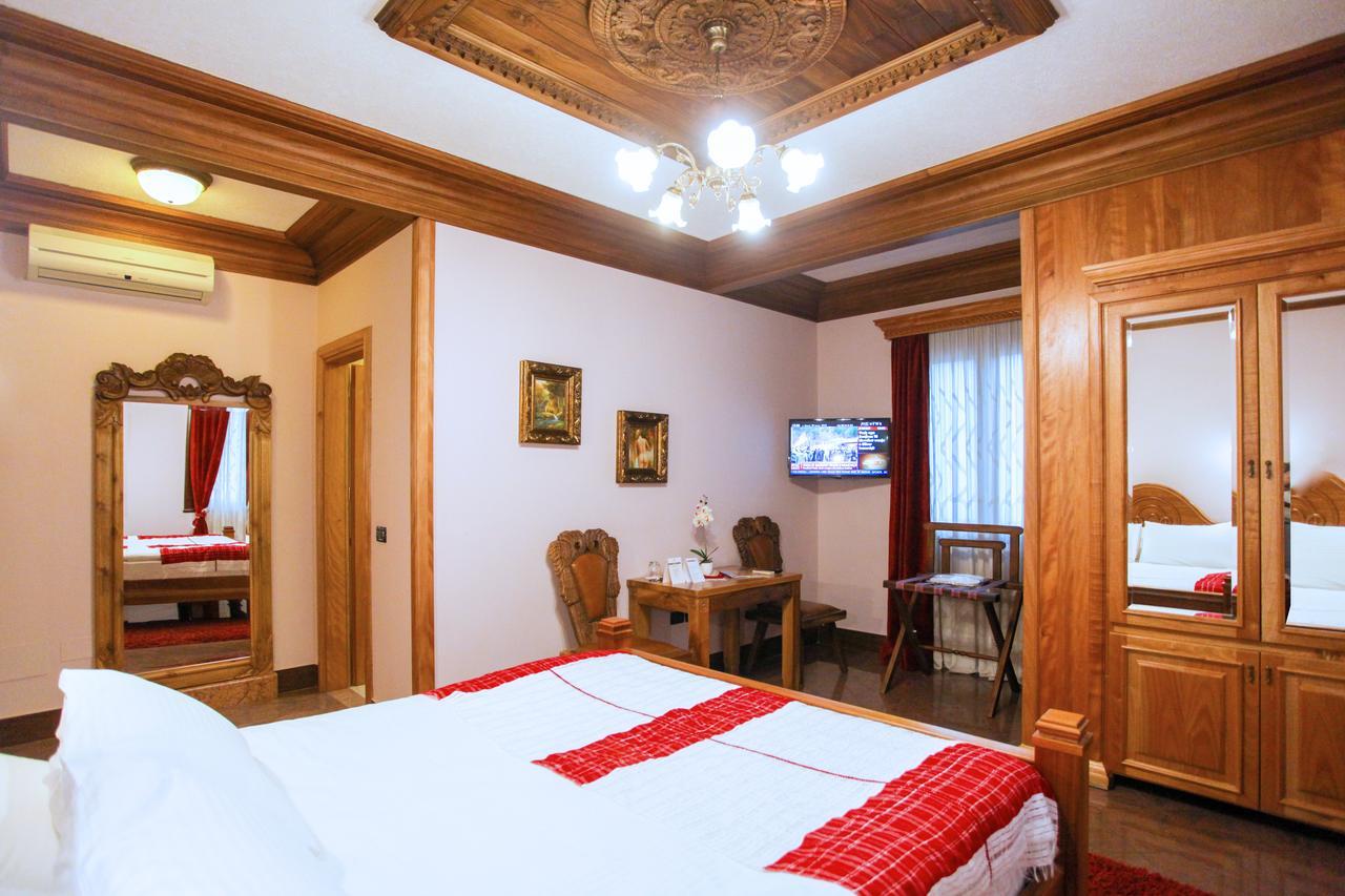 טיראנה Brilant Antik Hotel מראה חיצוני תמונה