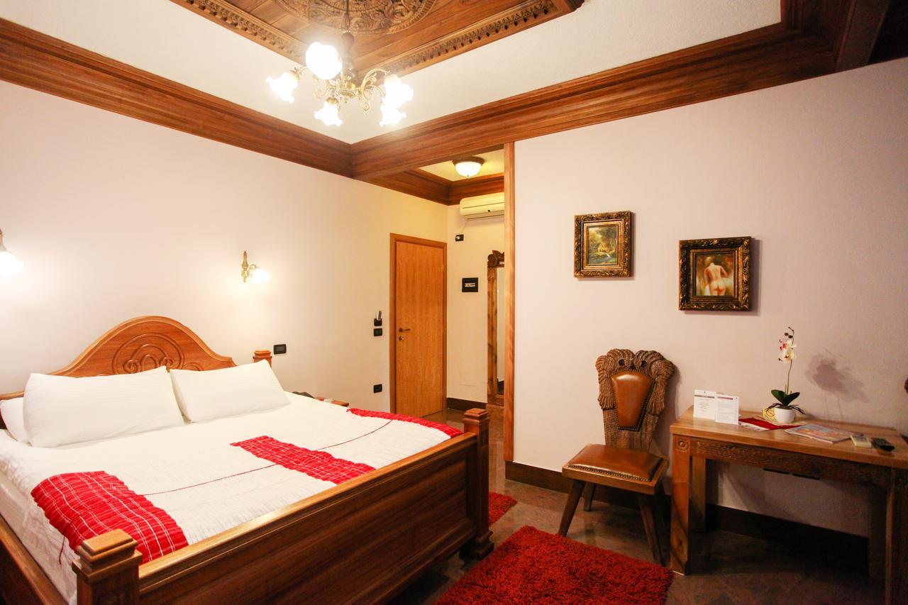 טיראנה Brilant Antik Hotel מראה חיצוני תמונה